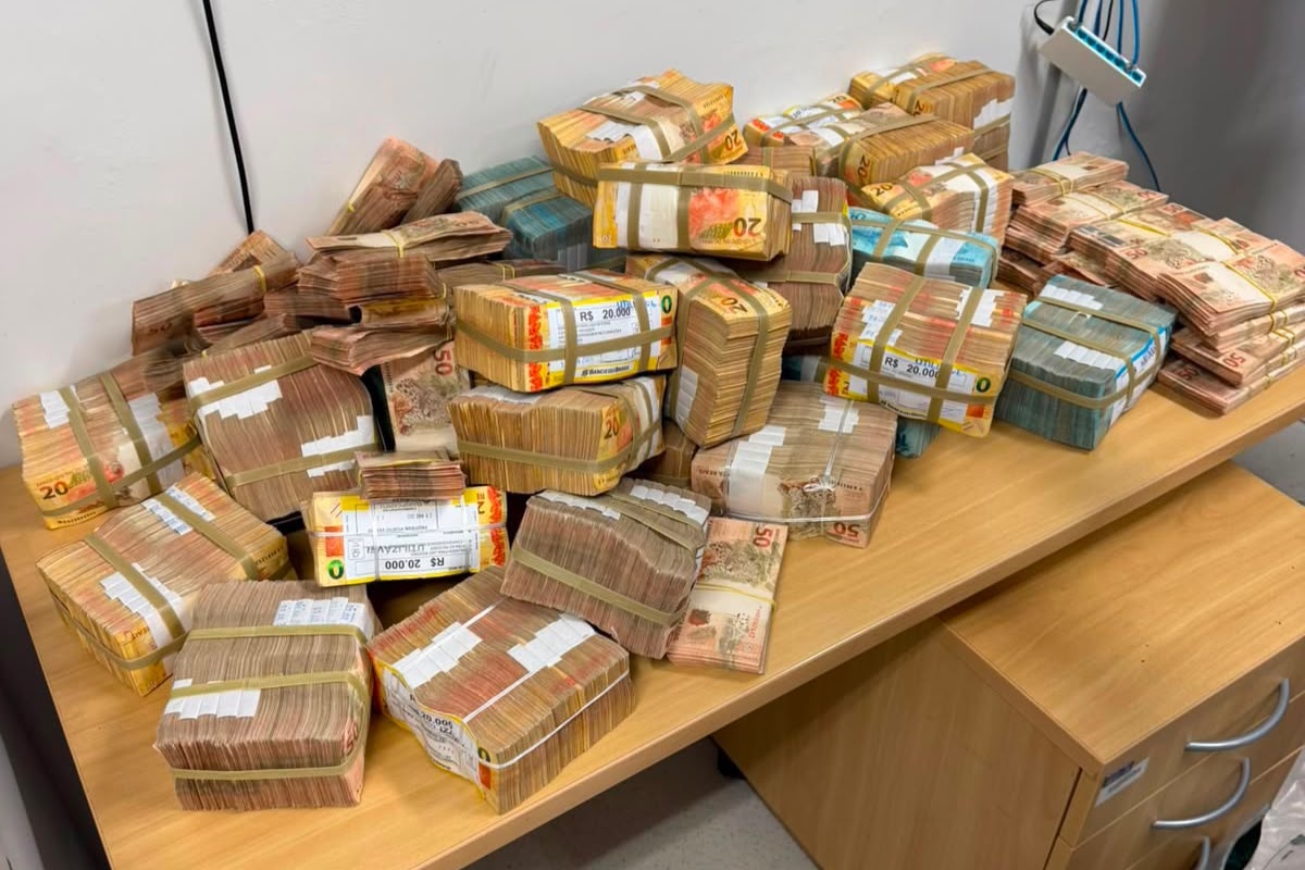 Polícia Federal intercepta R$ 2 milhões em Porto Velho durante operação