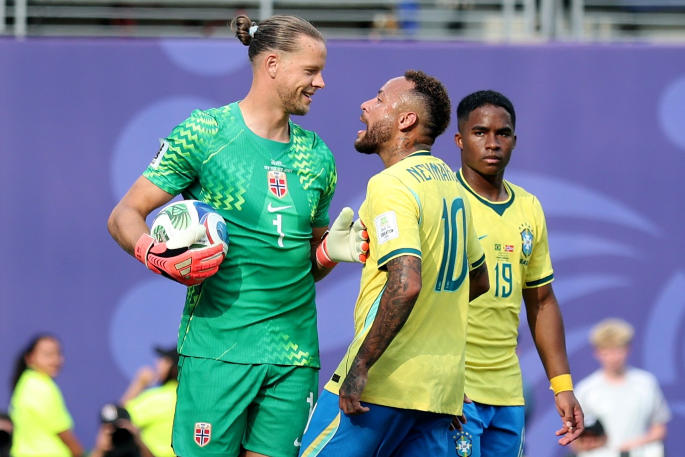 Ørjan Nyland retoma sua trajetória no RB Leipzig após Copa do Mundo