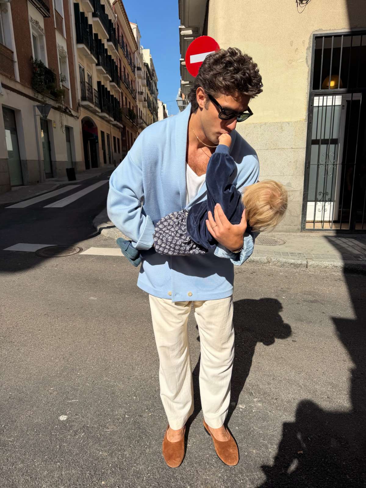 foto com cor. estilo chay suede - metrópoles