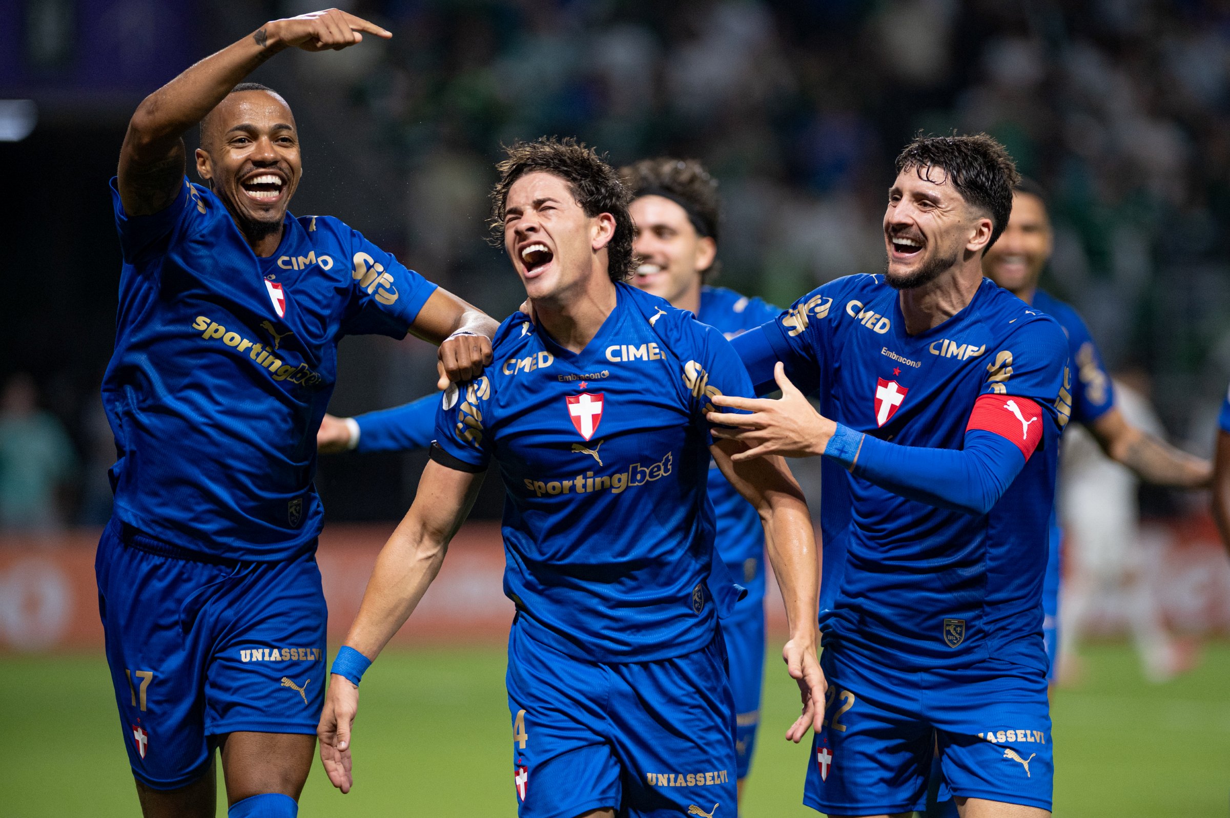 Contra o Santos, Giay deu a primeira assistência pelo Palmeiras em 94 jogos