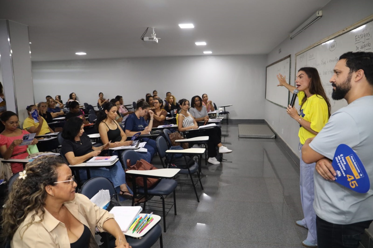 Em aulão de concurso, Paula Belmonte defende ampliação de servidores no GDF