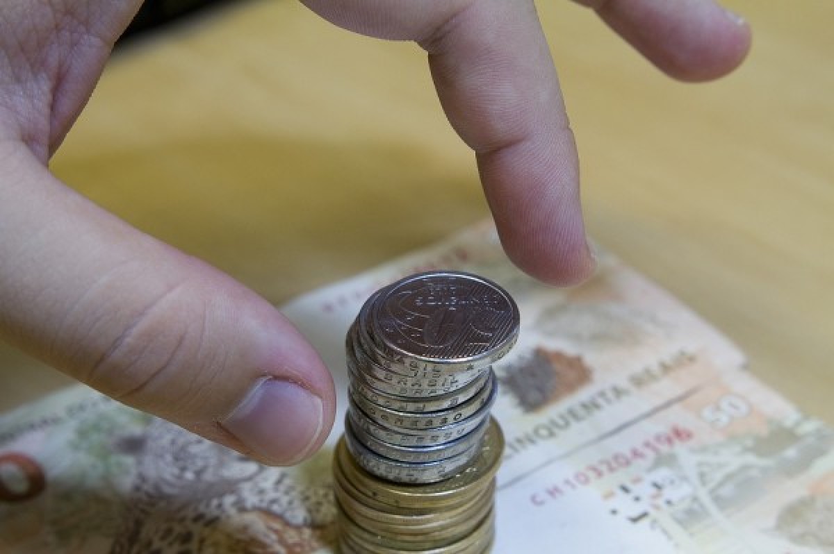 Brasileiros sacaram R$ 7,1 bilhões da poupança em julho, diz BC