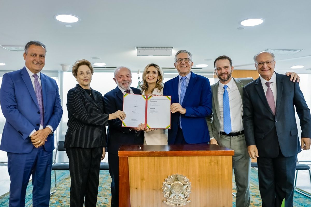 Ex-advogado de Padilha dirige ONG que ganhou contrato bilionário na Saúde