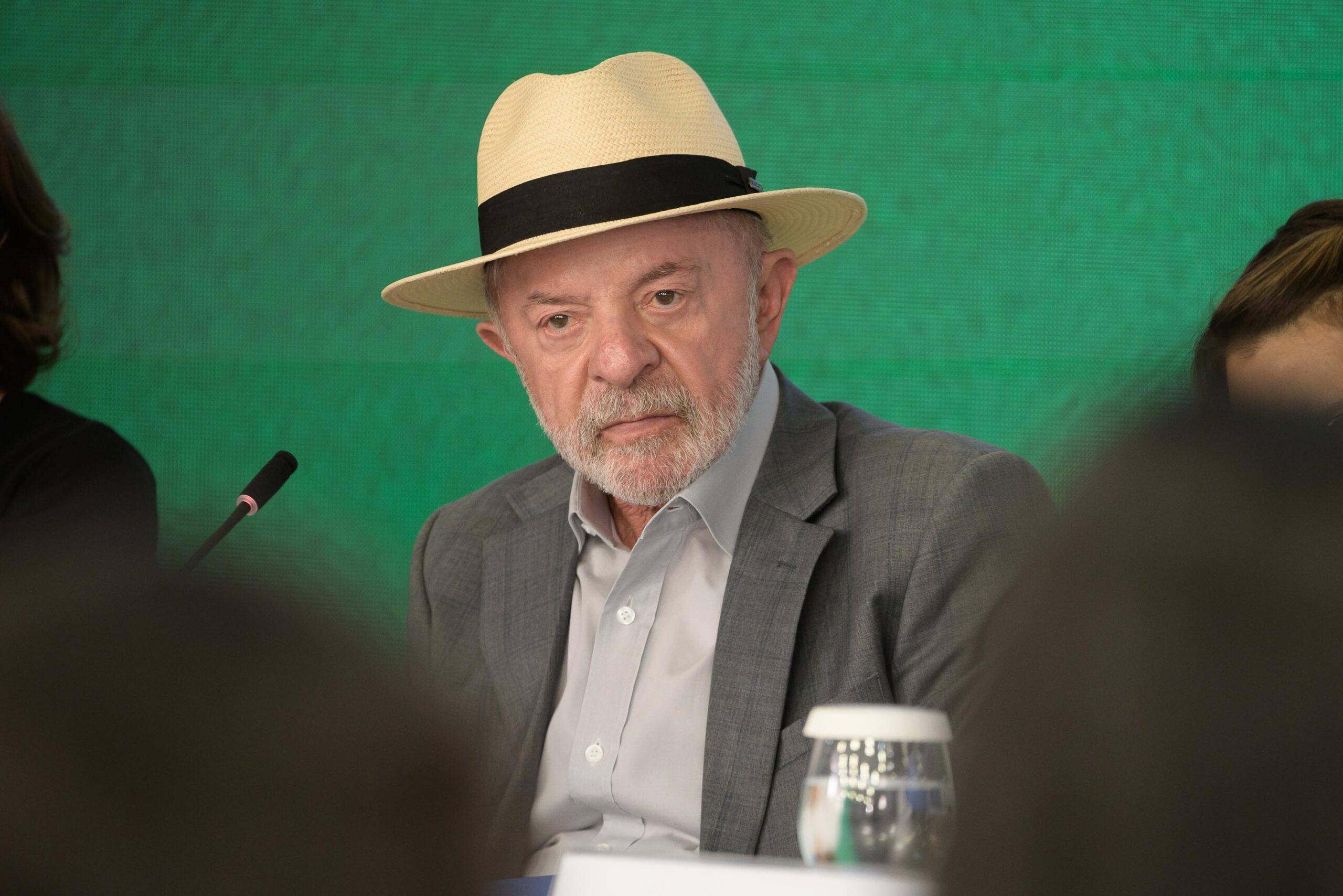 Lula critica coordenador de campanha de Flávio por tentativa de travar 6x1