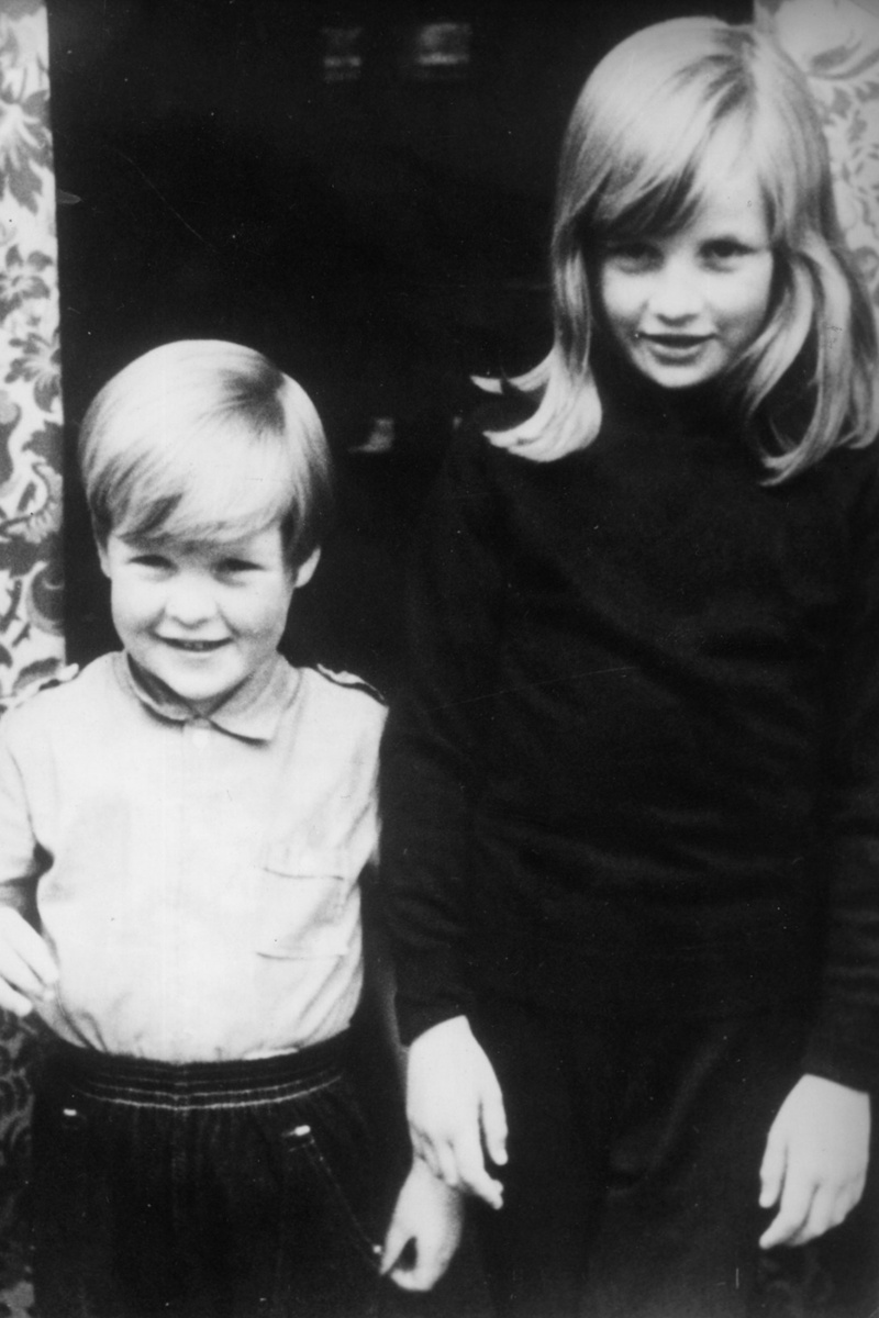 Charles Spencer, irmão mais novo de Diana, era muito próximo da princesa