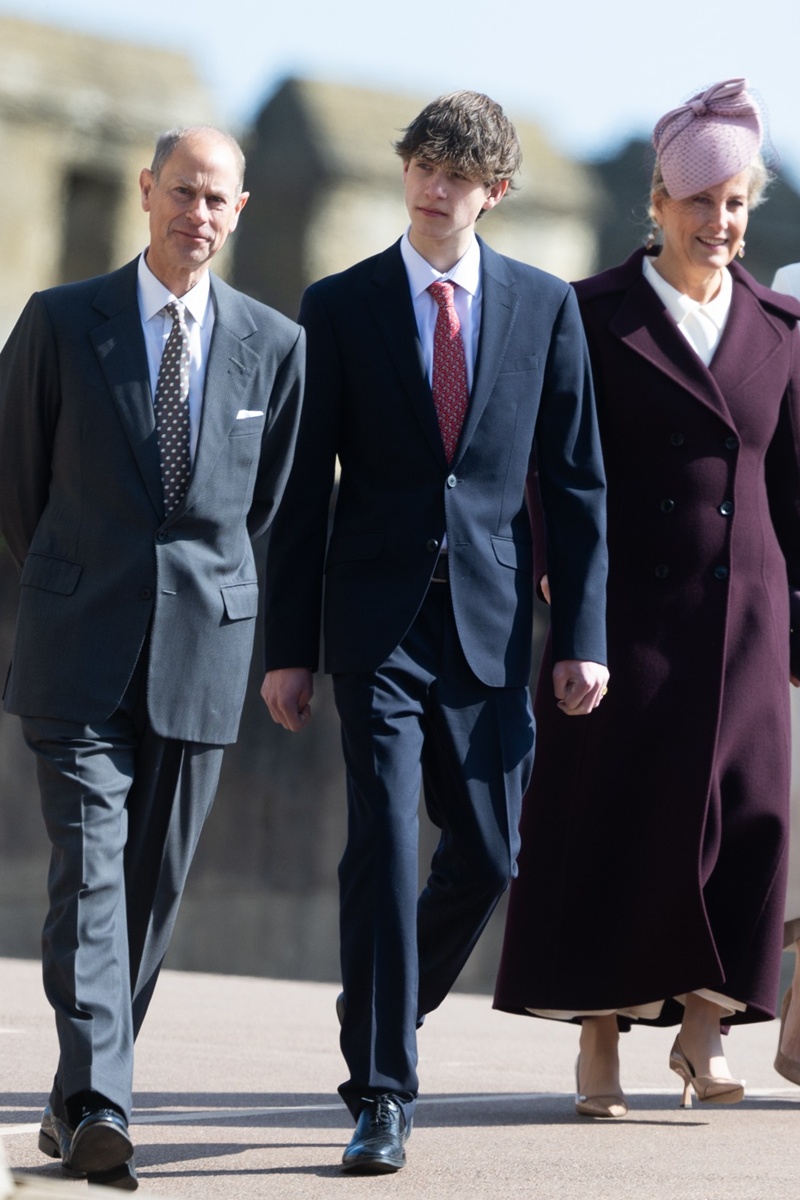 Príncipe Edward ao lado de seu filho James, Conde de Wessex