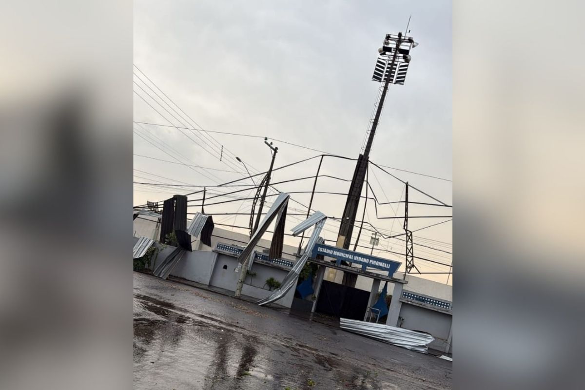 Chuva e ventania deixam desalojados e causam estragos no interior de SP