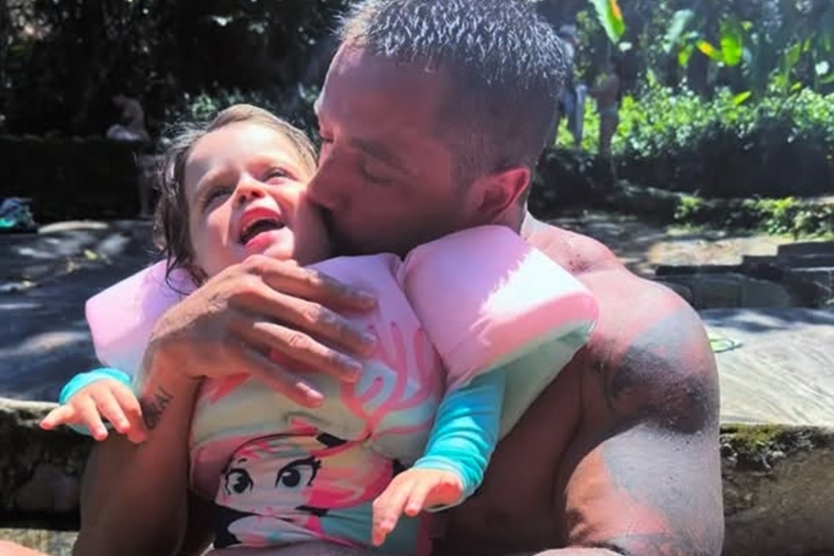 Rafael Cardoso fala dos filhos após reabilitação: "Pequenas coisas"