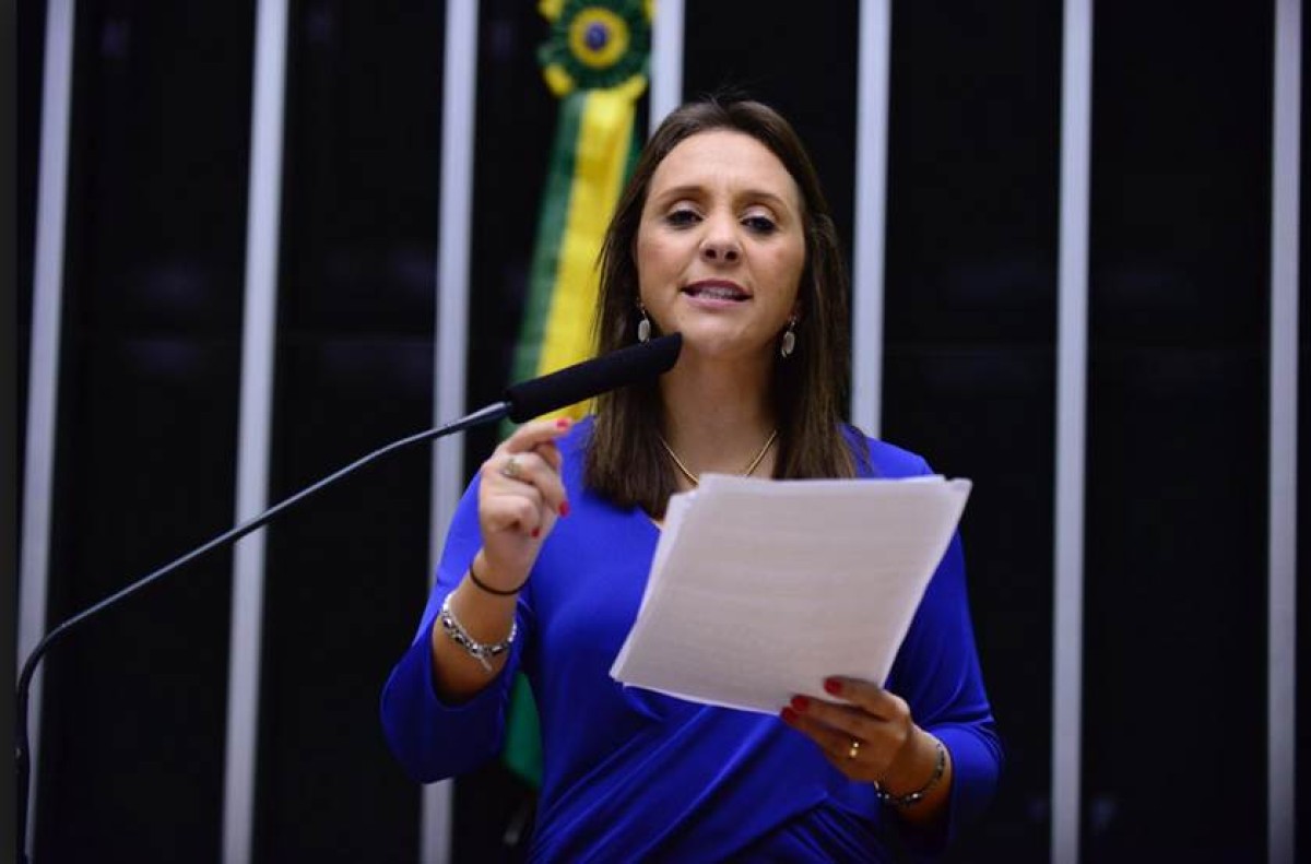 Ministério Público Oferece Acordo a Renata Abreu para Evitar Denúncia