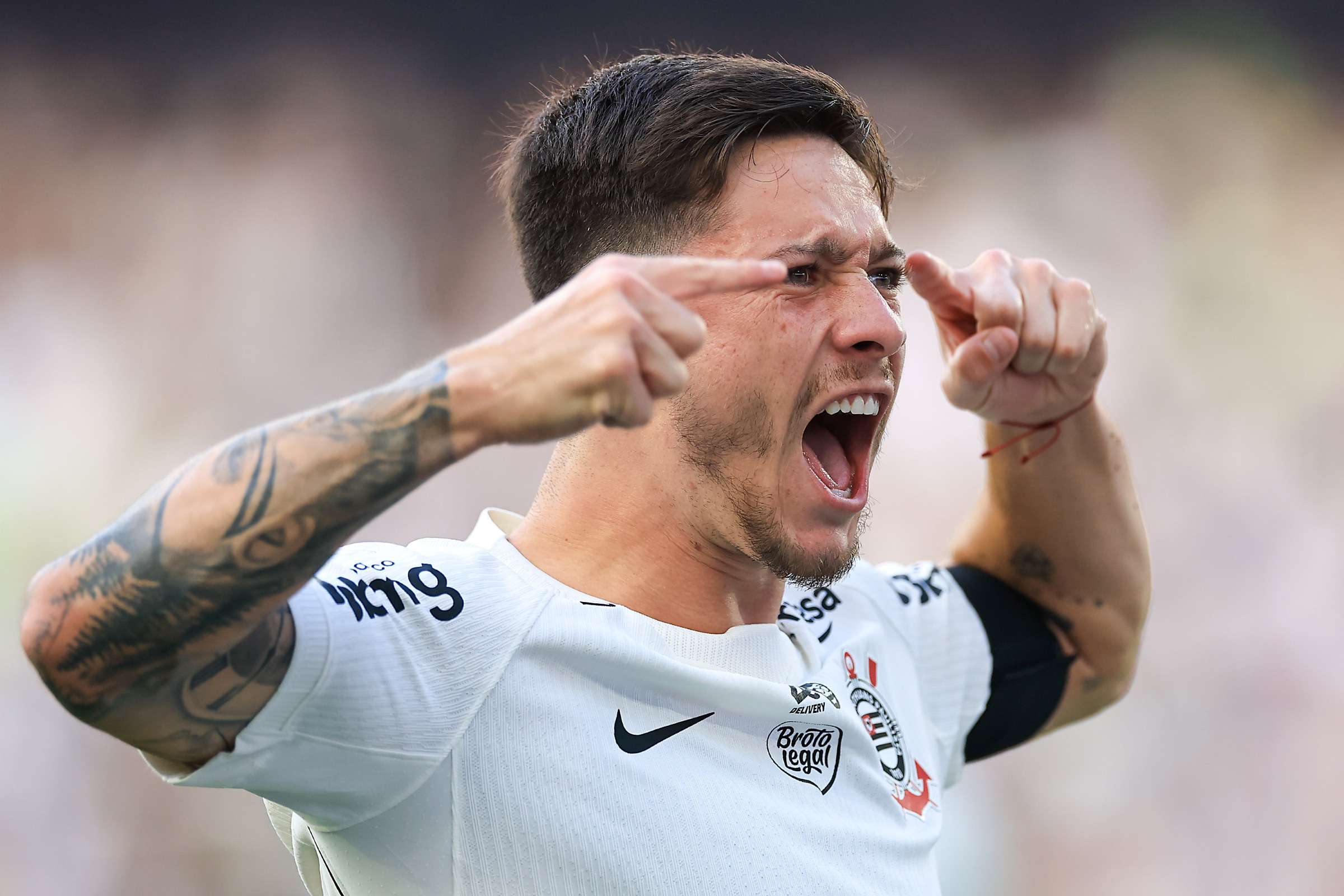 Rodrigo Garro fala sobre a saída de Memphis Depay do Corinthians