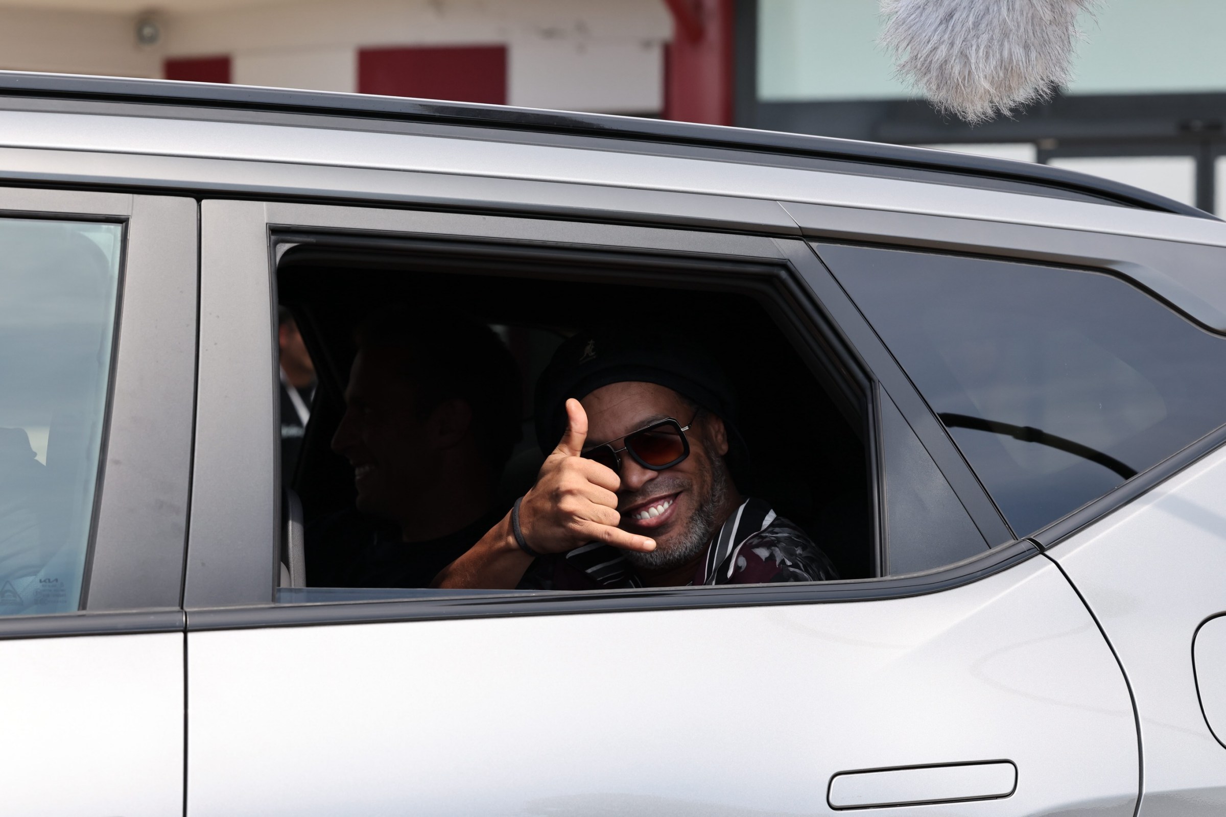 Ronaldinho Gaúcho chega à Itália em busca do gol 300: "Estou em forma" - QTU Questões do Universo