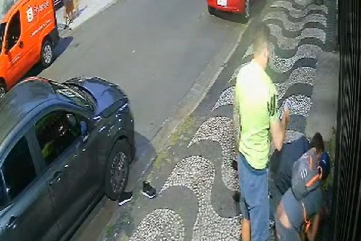 Imagens mudam rumo investigação sobre homem em surto morto asfixiado