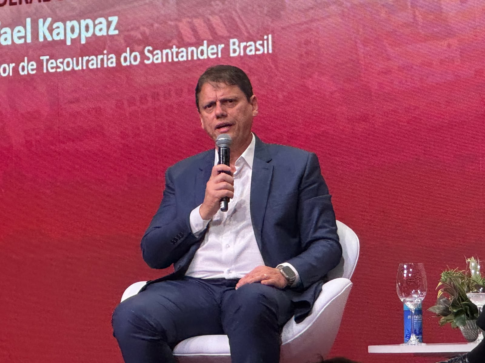 Tarcísio sobre Túnel Santos-Guarujá: "Pode botar 3 estrelas vermelhas" - QTU Questões do Universo