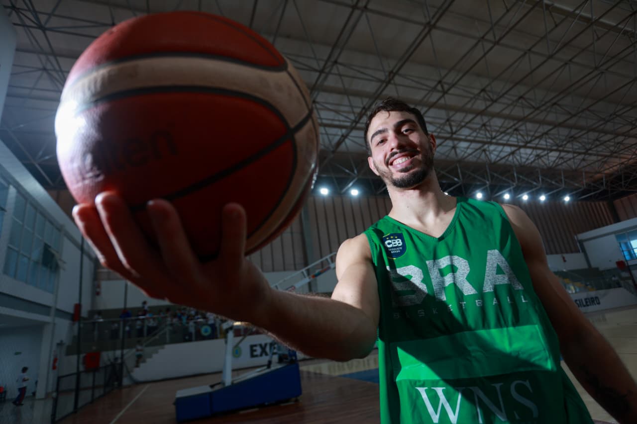 Daniel Von Haydin celebra retorno a Brasília com Seleção de Basquete