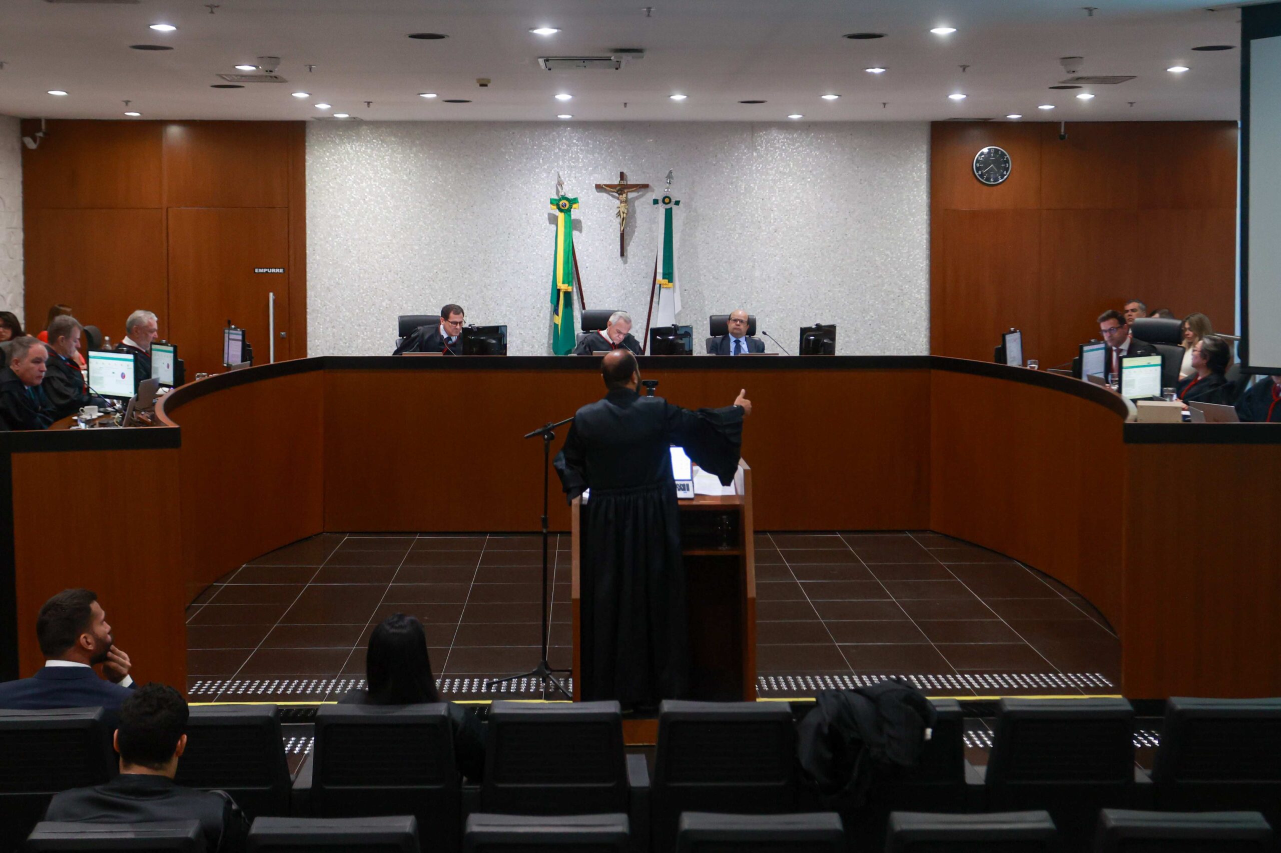 TRE-DF nega pedido do PT e autoriza candidatura de Gustavo Rocha a vice - QTU Questões do Universo