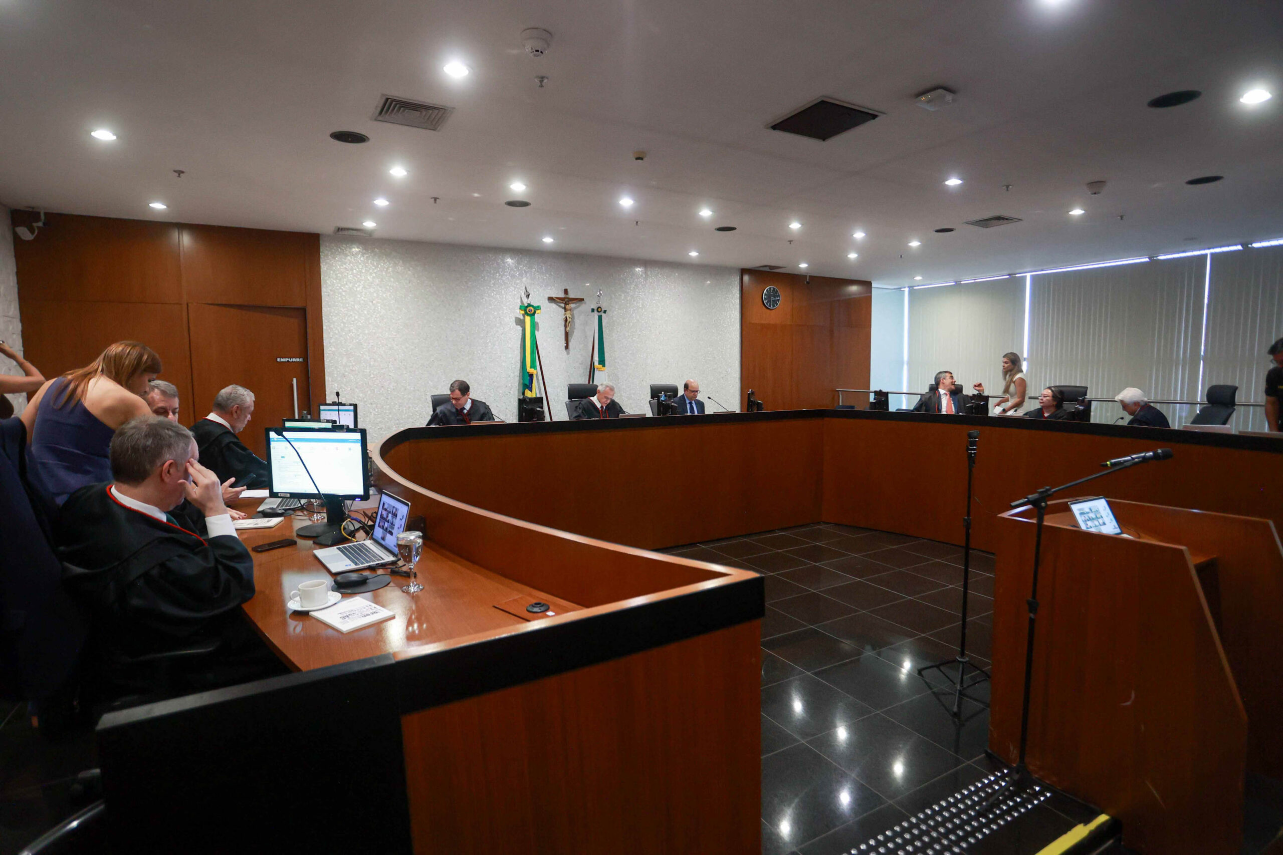 TRE-DF defere registro da candidatura de Celina Leão à reeleição