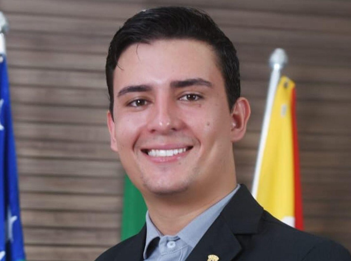 Vereador de 26 anos morre no interior de GO e deixa filho pequeno