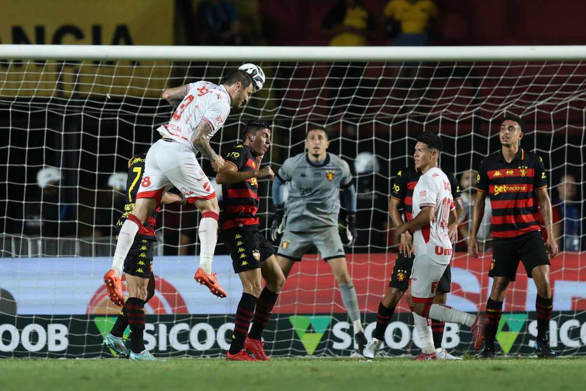 Vila Nova e Sport se enfrentam em busca de reabilitação na Série B