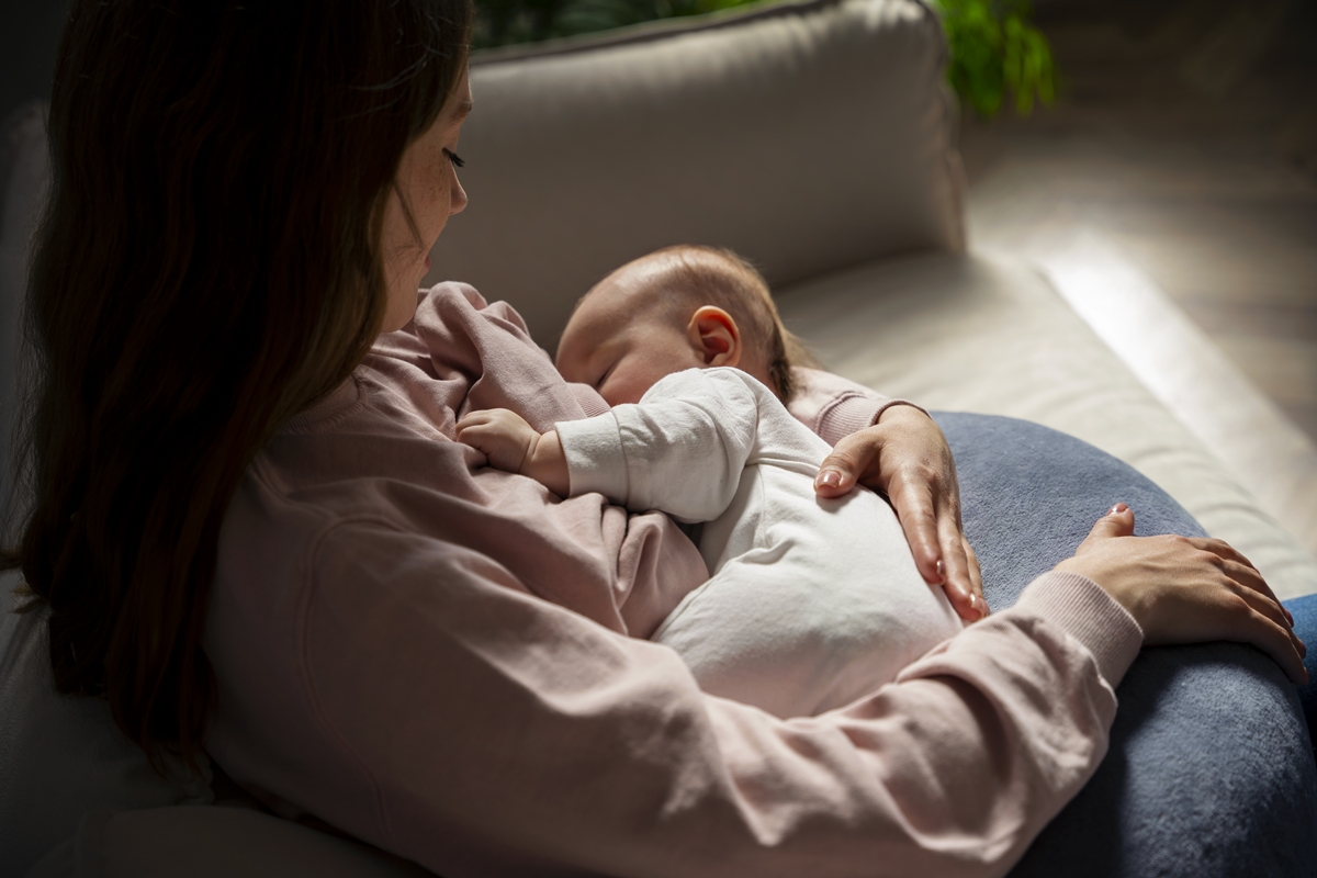 "Amamentação não deve ser um processo doloroso", alerta obstetra