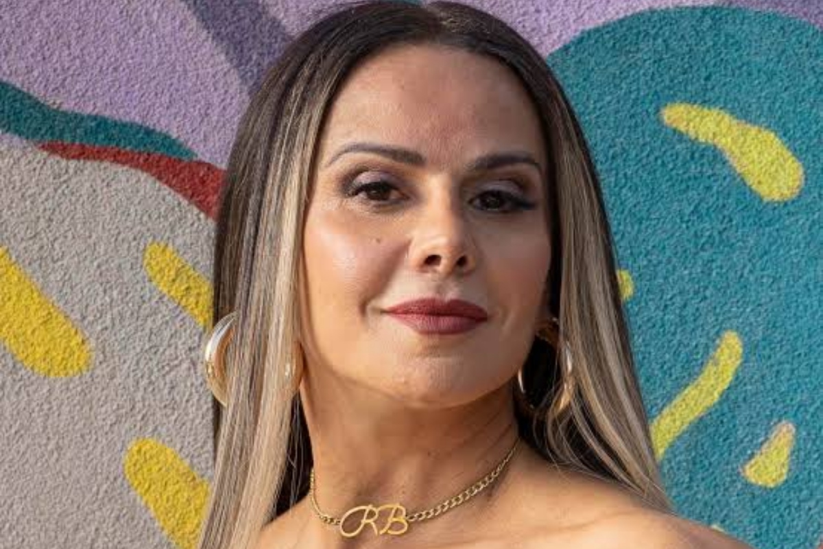 Viviane Araújo Reflete sobre Futuro e Passado no Carnaval e na TV