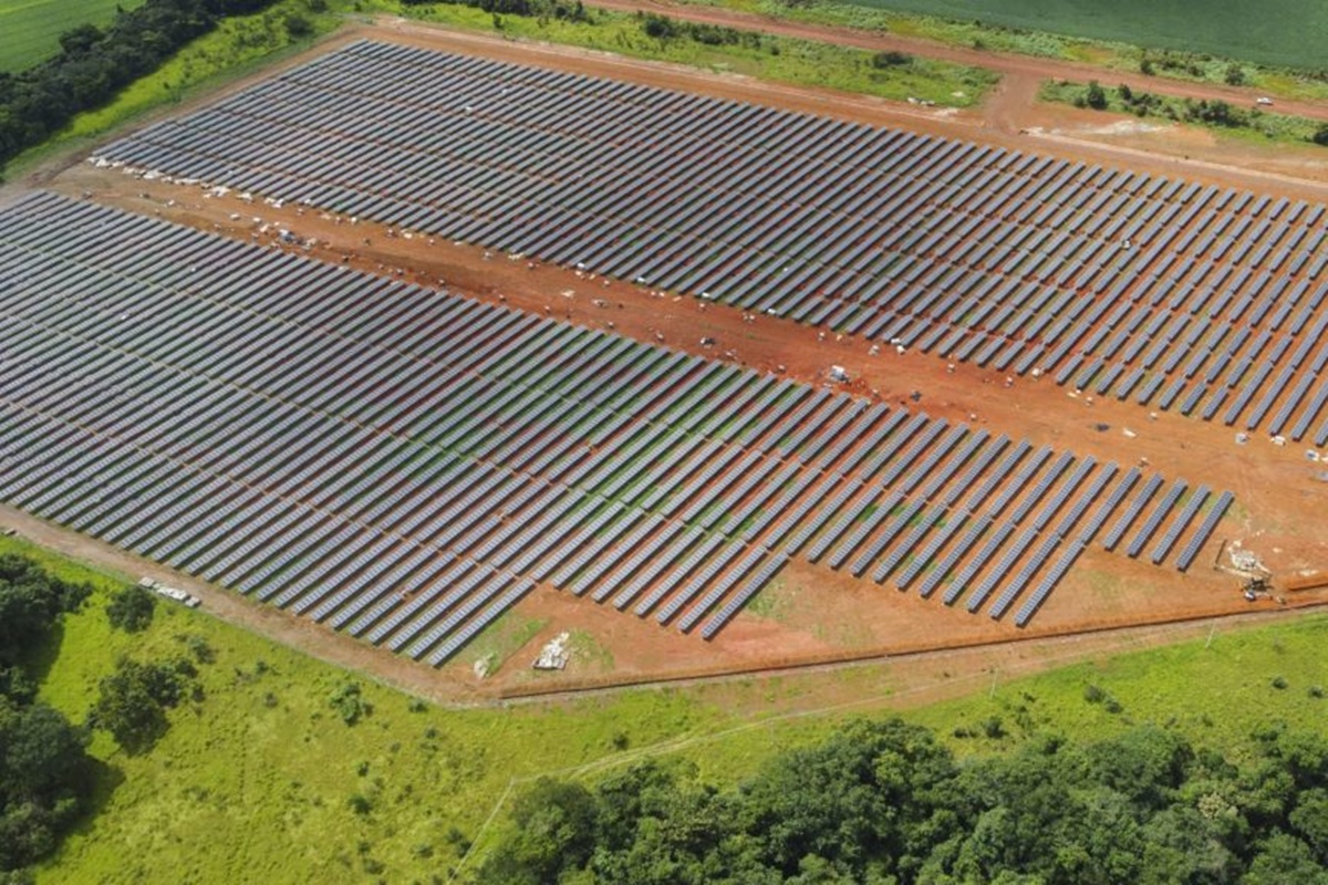 Neoenergia cobra R$ 15 milhões da Vivo por supostas irregularidades em usina solar