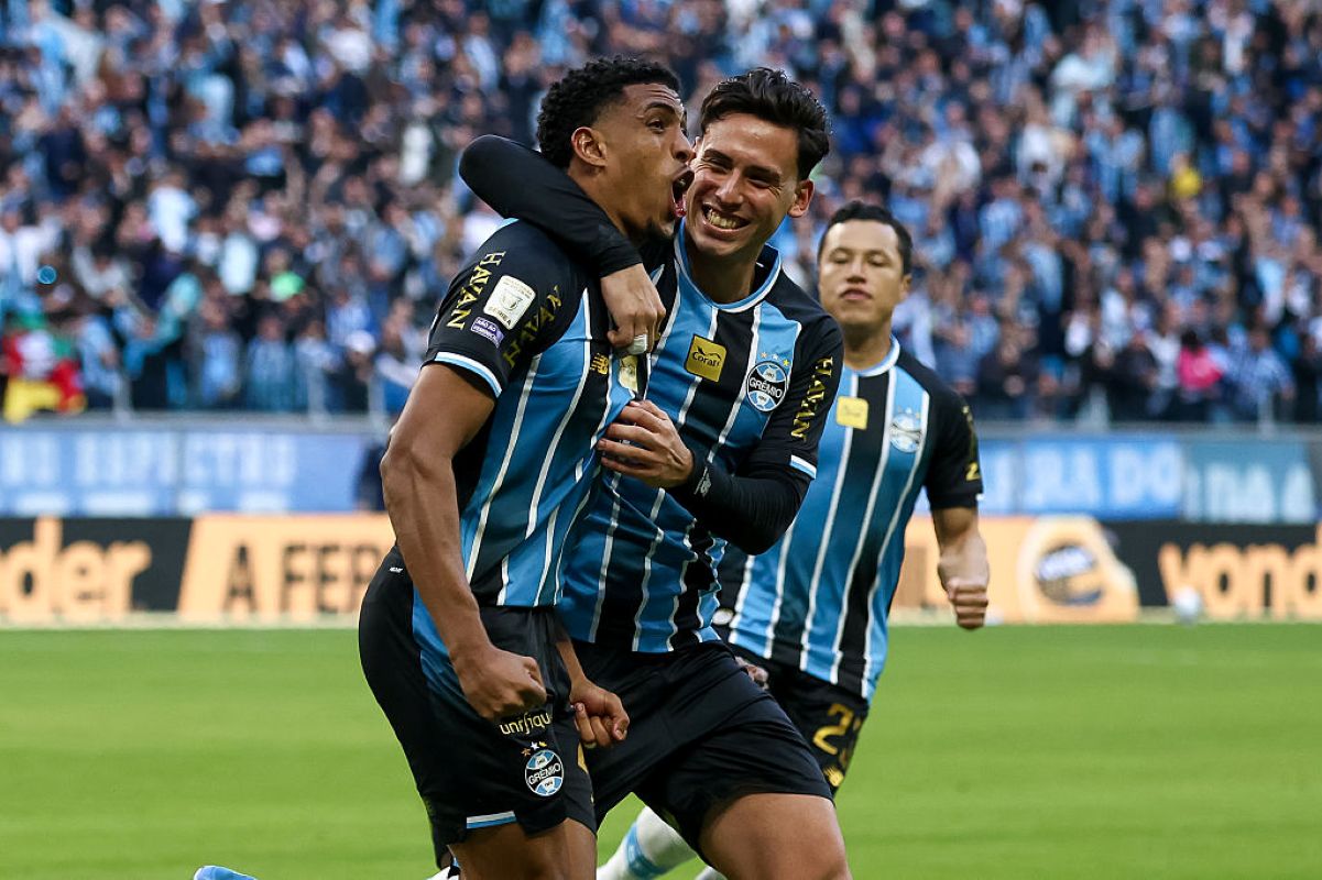 Grêmio supera São Paulo em jogo eletrizante e se distanciada da zona de rebaixamento