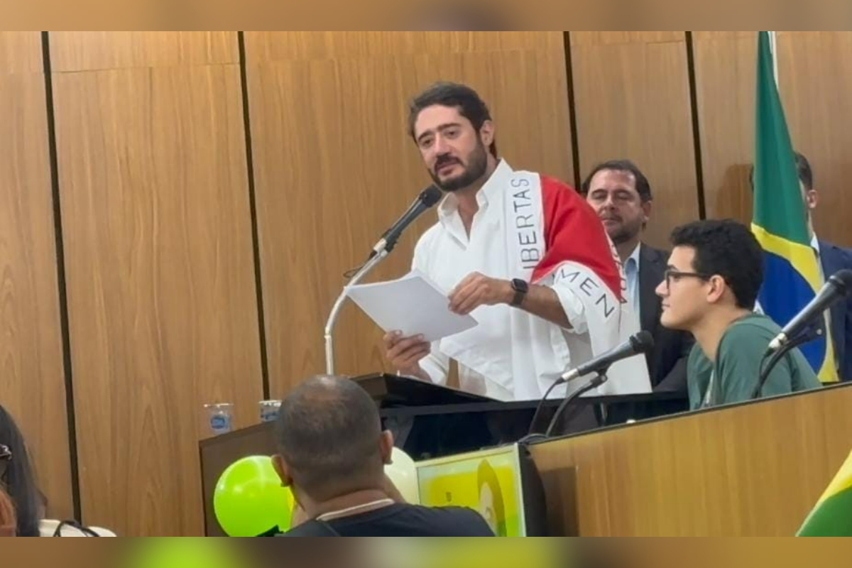Gabriel Azevedo é oficializado como candidato do MDB ao governo de Minas Gerais