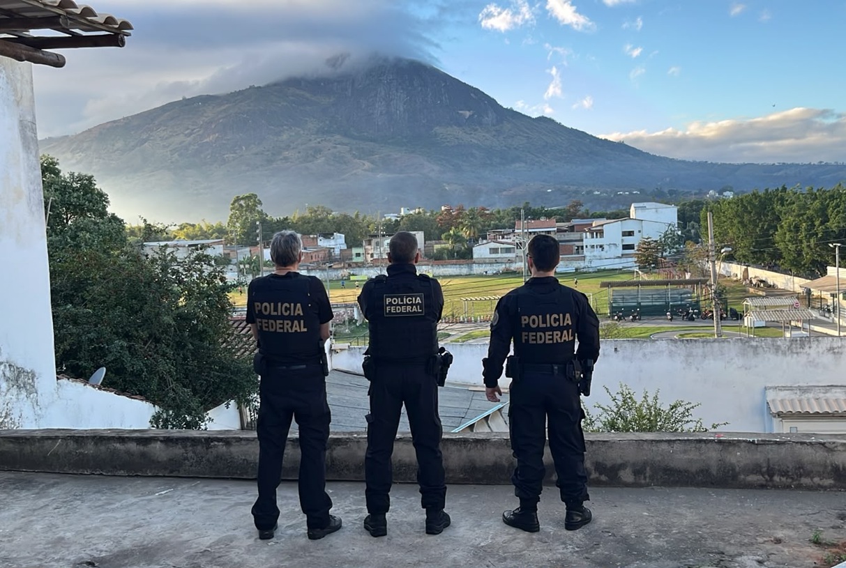 Polícia Federal Combate Esquema de Migração Ilegal em Minas Gerais