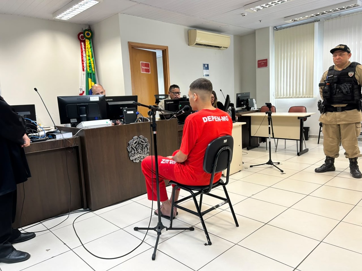 filho condenado matar a mãe em BH, réu no tribunal do júri