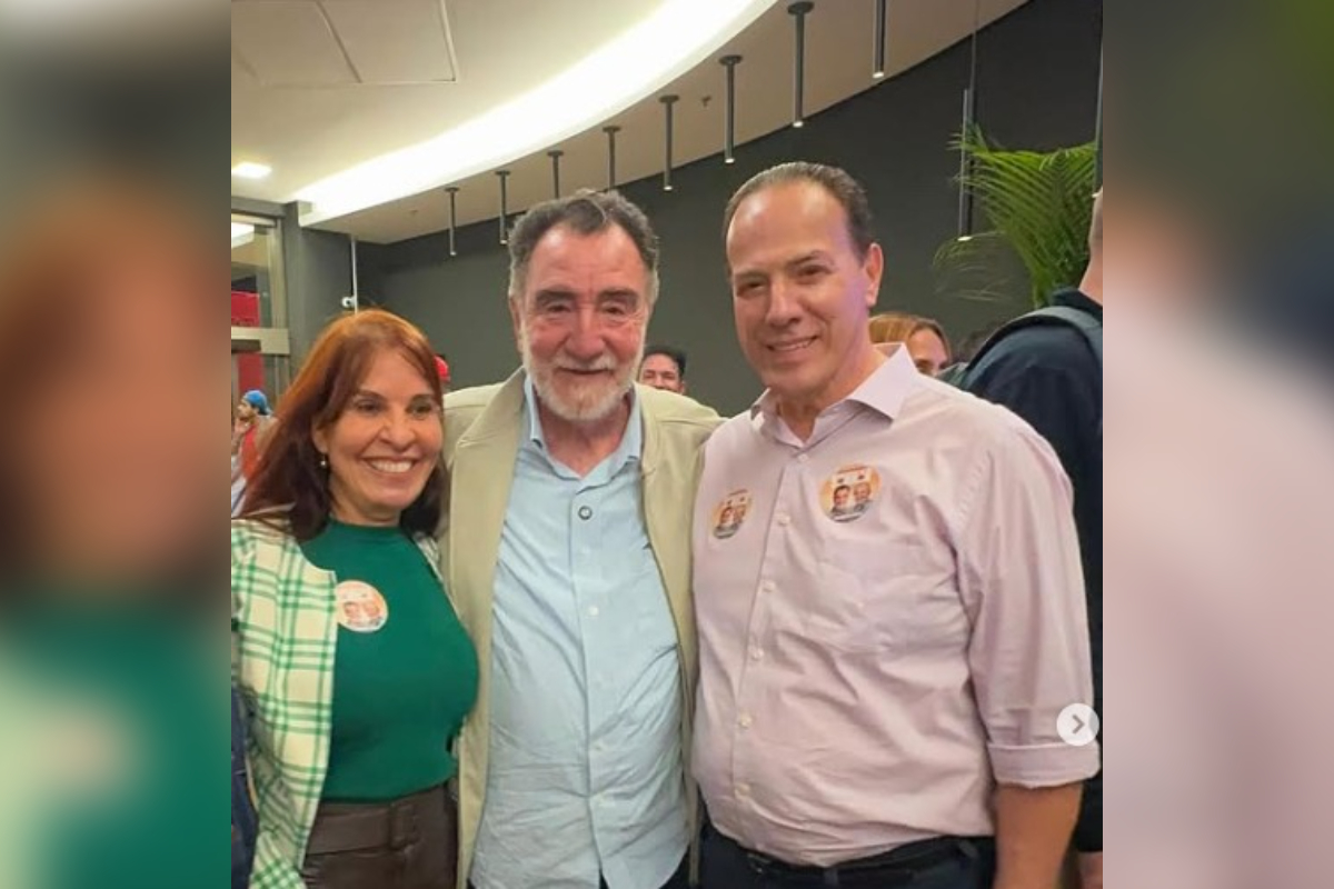 Casal Muniz, que pediu impeachment de Dilma, agora apoia Patrus em MG - QTU Questões do Universo