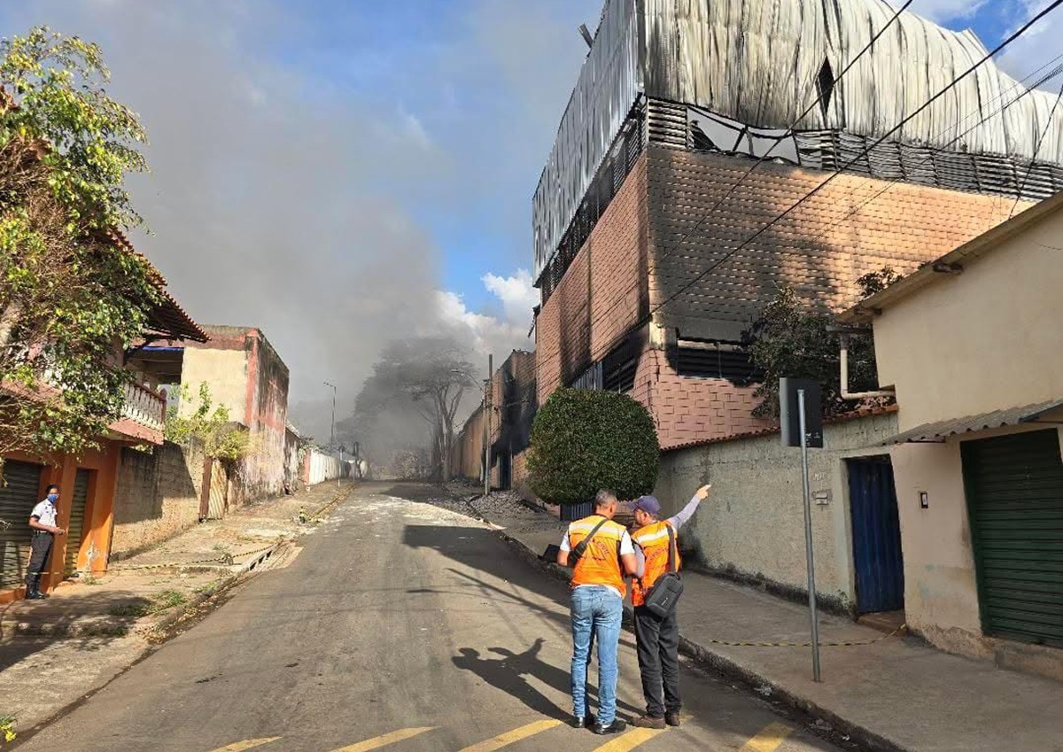 defesa civil incêndio fábrica Suggar