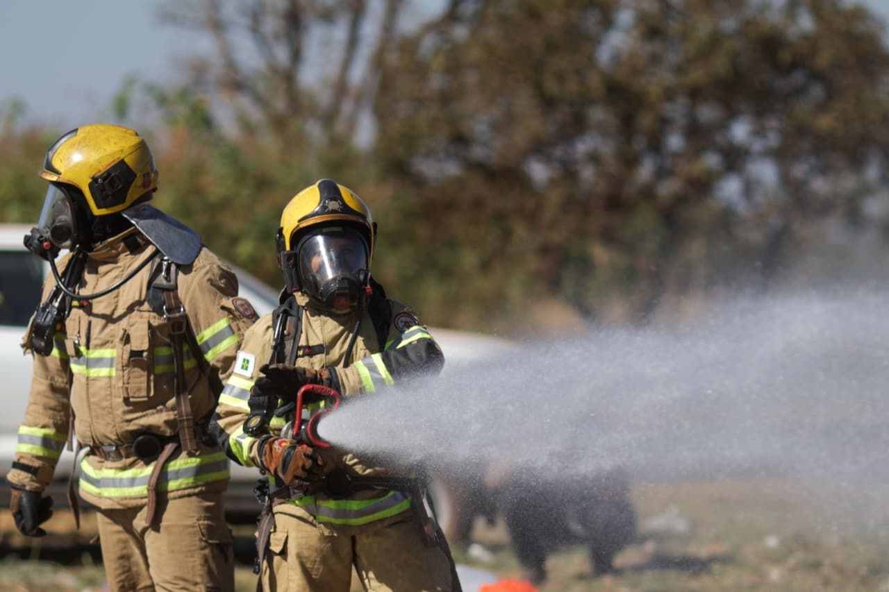 Oficiais dos bombeiros do DF ganham nova redução de interstício