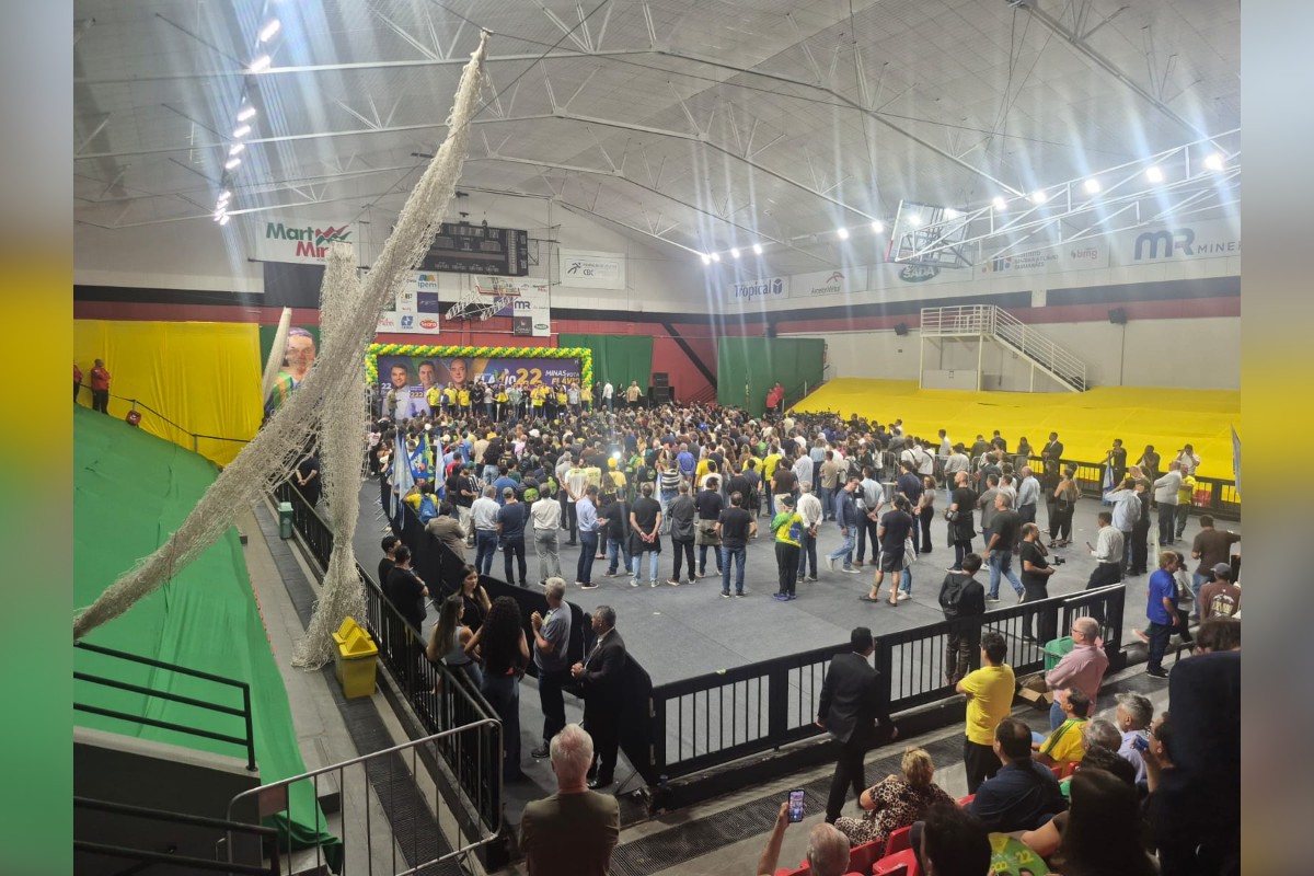Ginásio em Belo Horizonte esteve parcialmente ocupado em evento de Flávio Bolsonaro