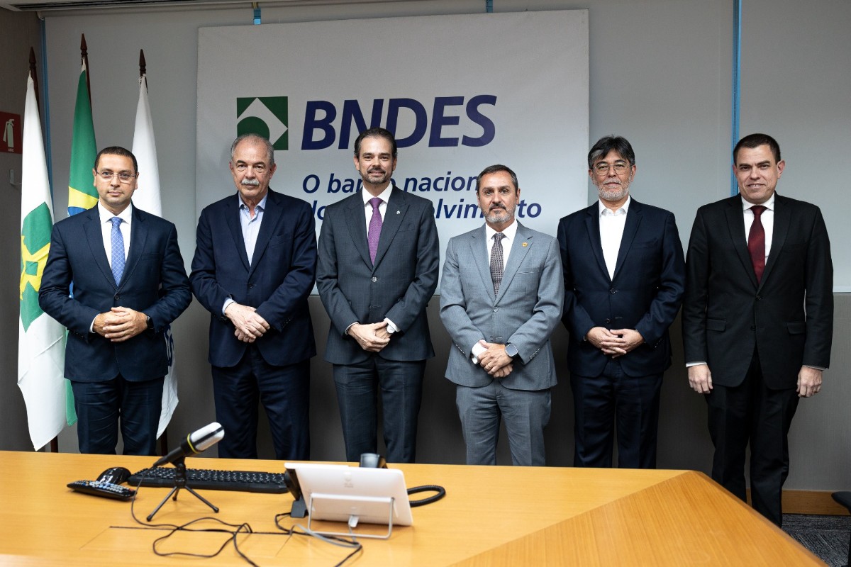 PF, BNDES e Interpol discutem cooperação contra lavagem de dinheiro