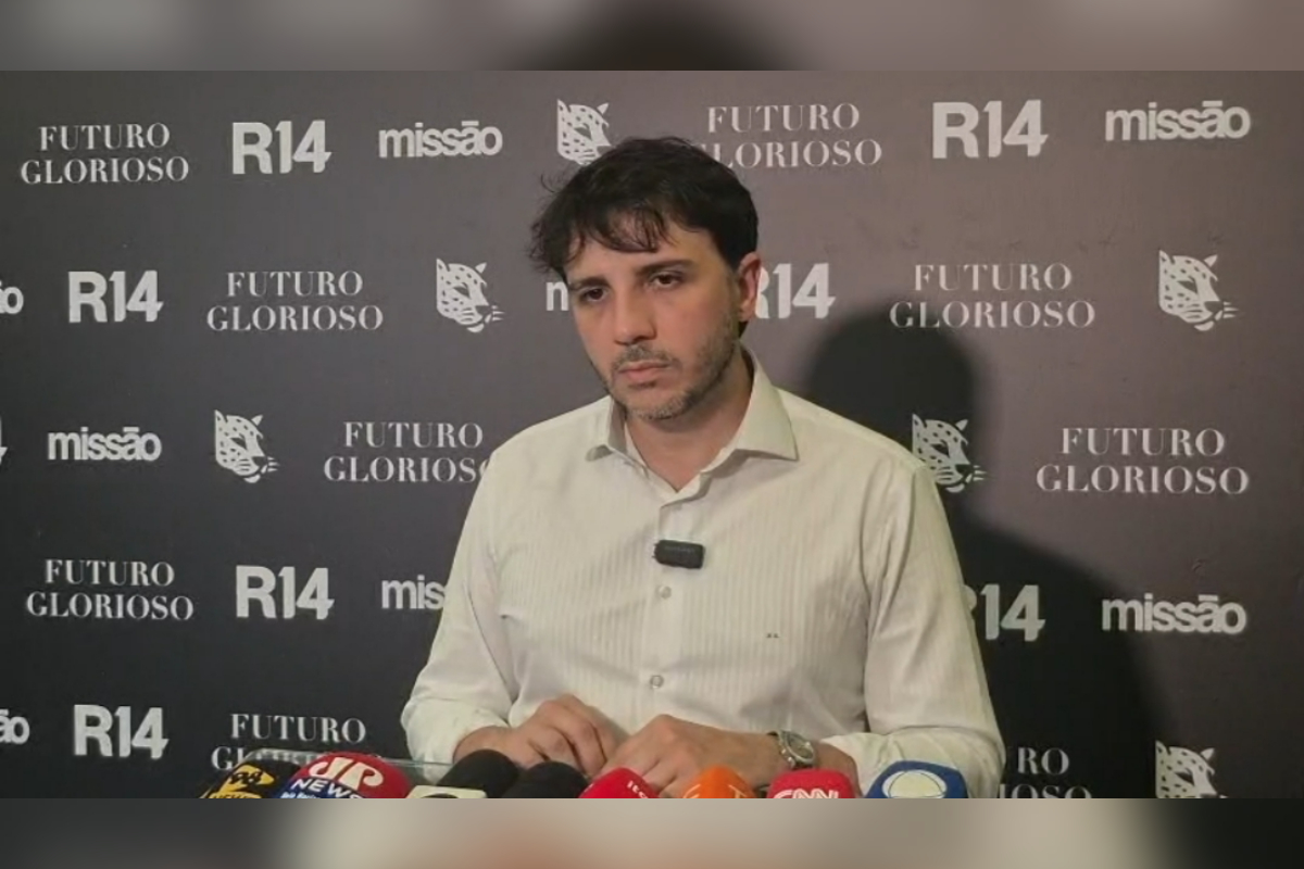 Em BH, Renan Santos bate-boca com jornalista e critica Cleitinho