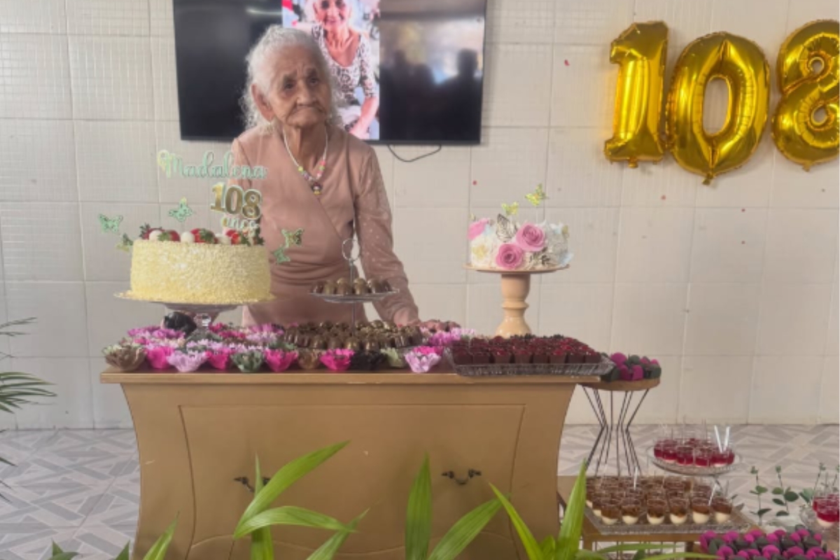Com churrasco e bolo, mulher mais velha de Goiás comemora 108 anos - QTU Questões do Universo