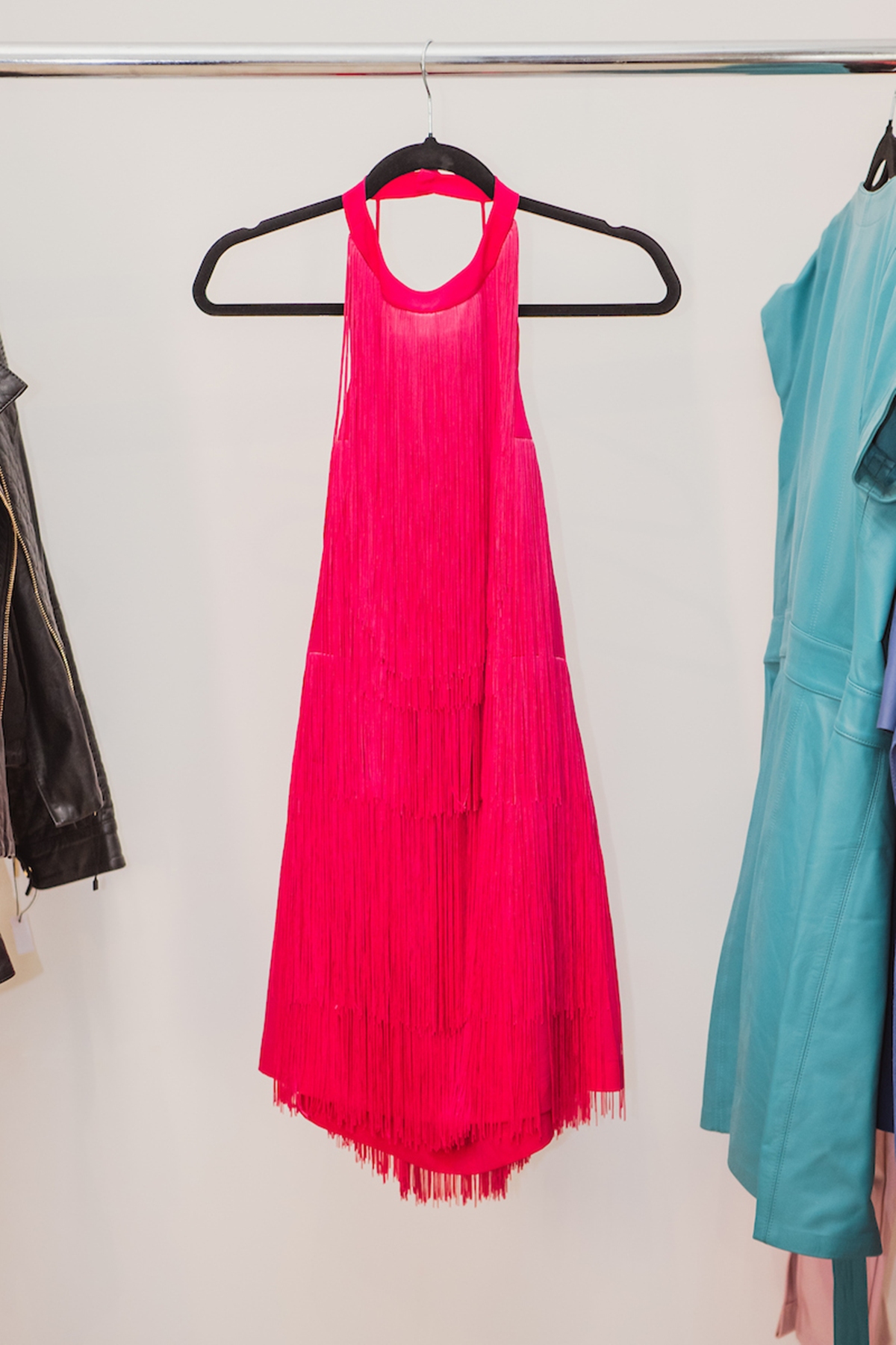 Vestido rosa de franjas - Metrópoles