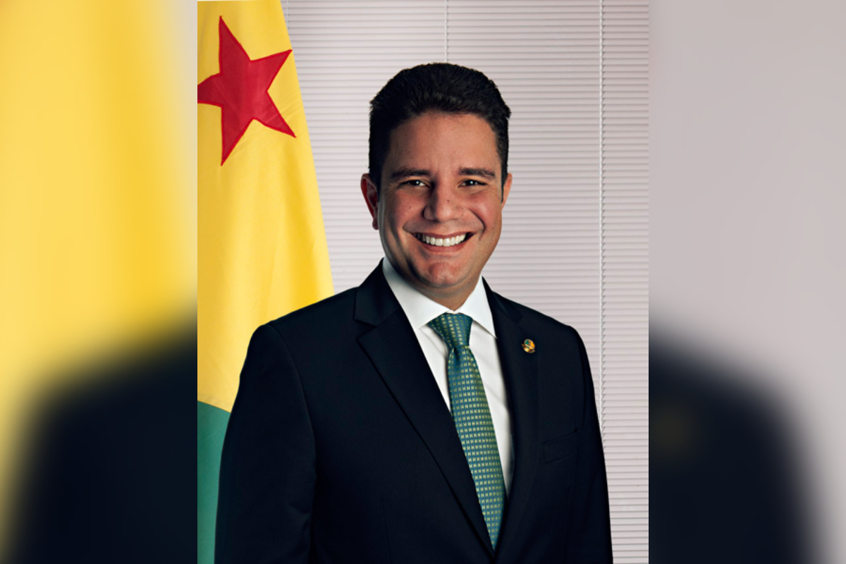 Ex-governador do AC é alvo da PF por desvio de verba e lavagem de dinheiro