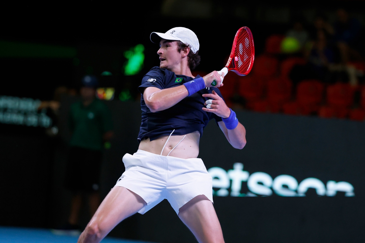 Copa Davis: João Fonseca vira contra Stricker e vence a primeira partida