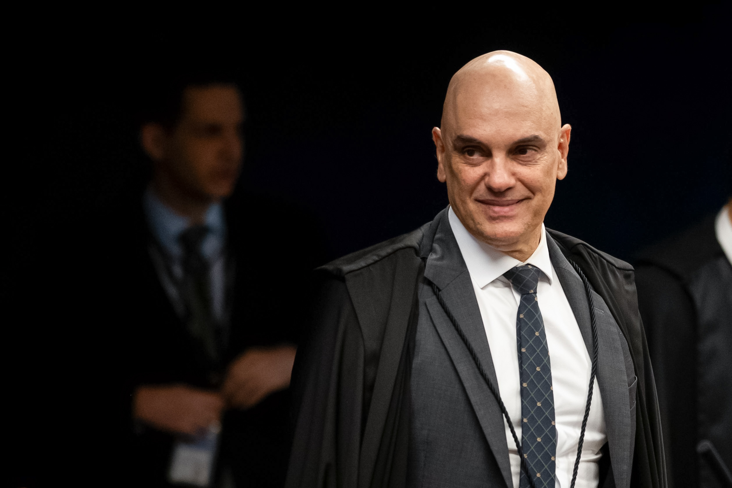 Em defesa, Moraes nega crime e chama denúncia de Mendonça de "vingança"