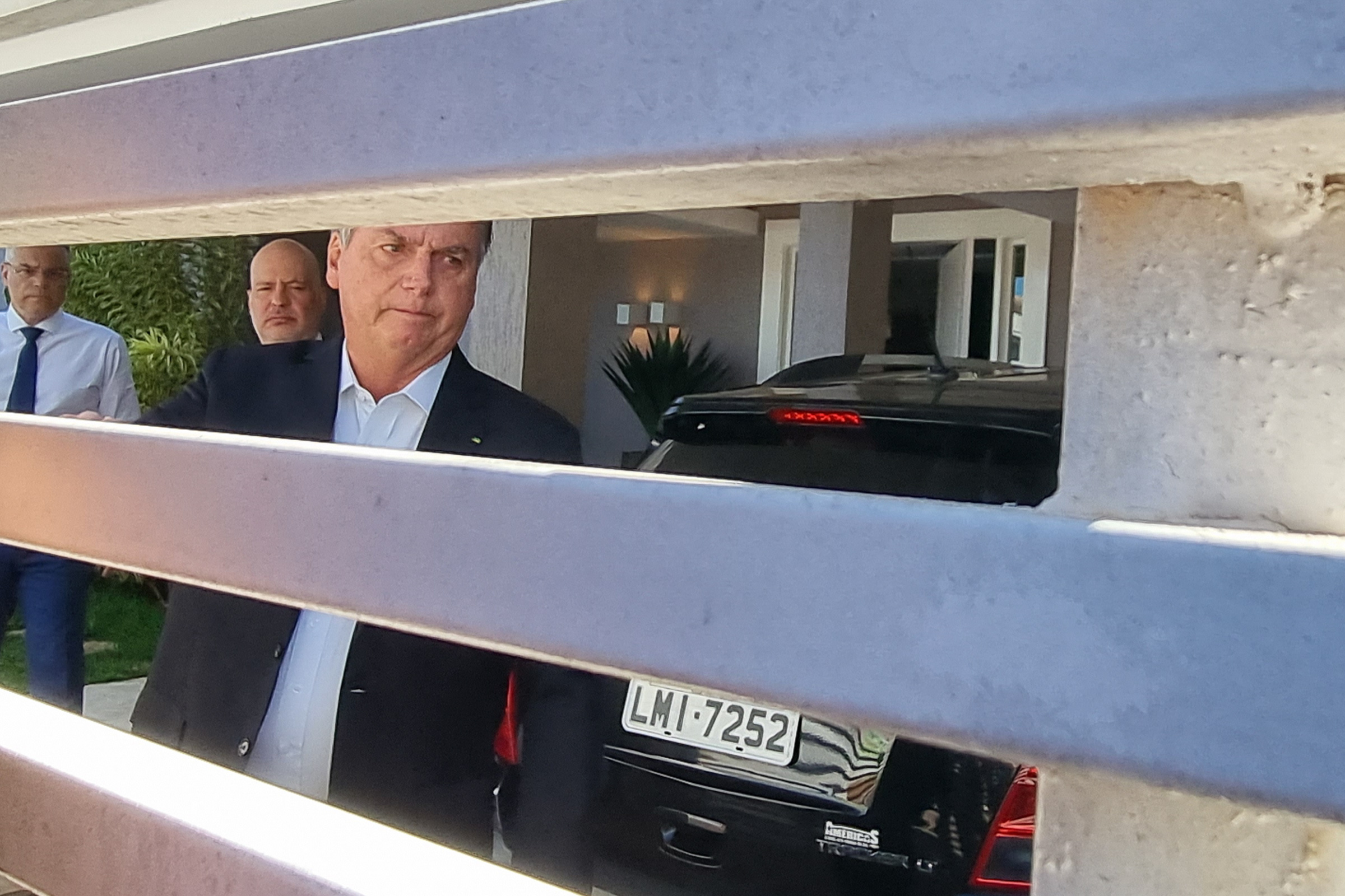 Moraes libera visita de parentes a Bolsonaro para Michelle fazer campanha