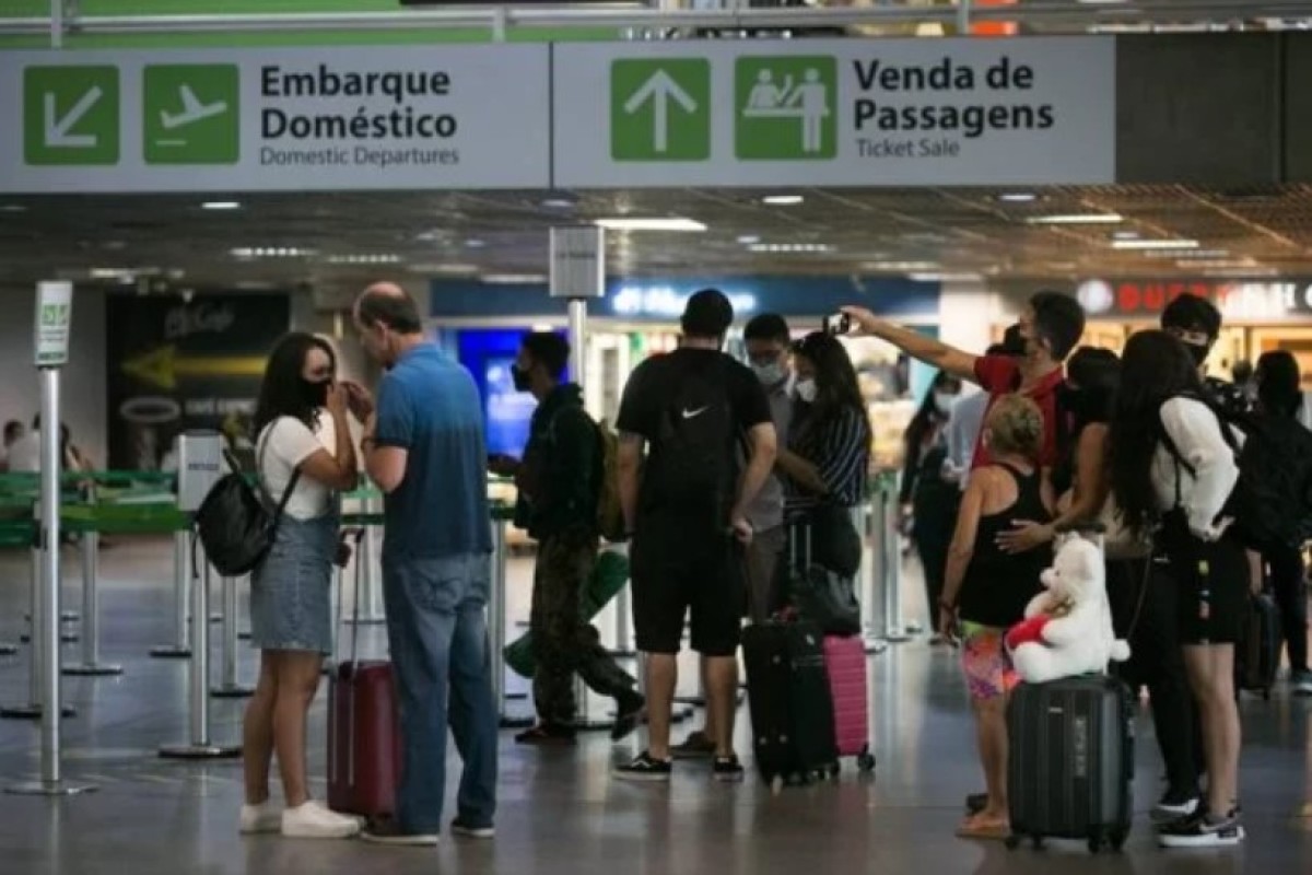 Buraco na pista de Confins provoca atrasos e cancelamentos em voos do DF