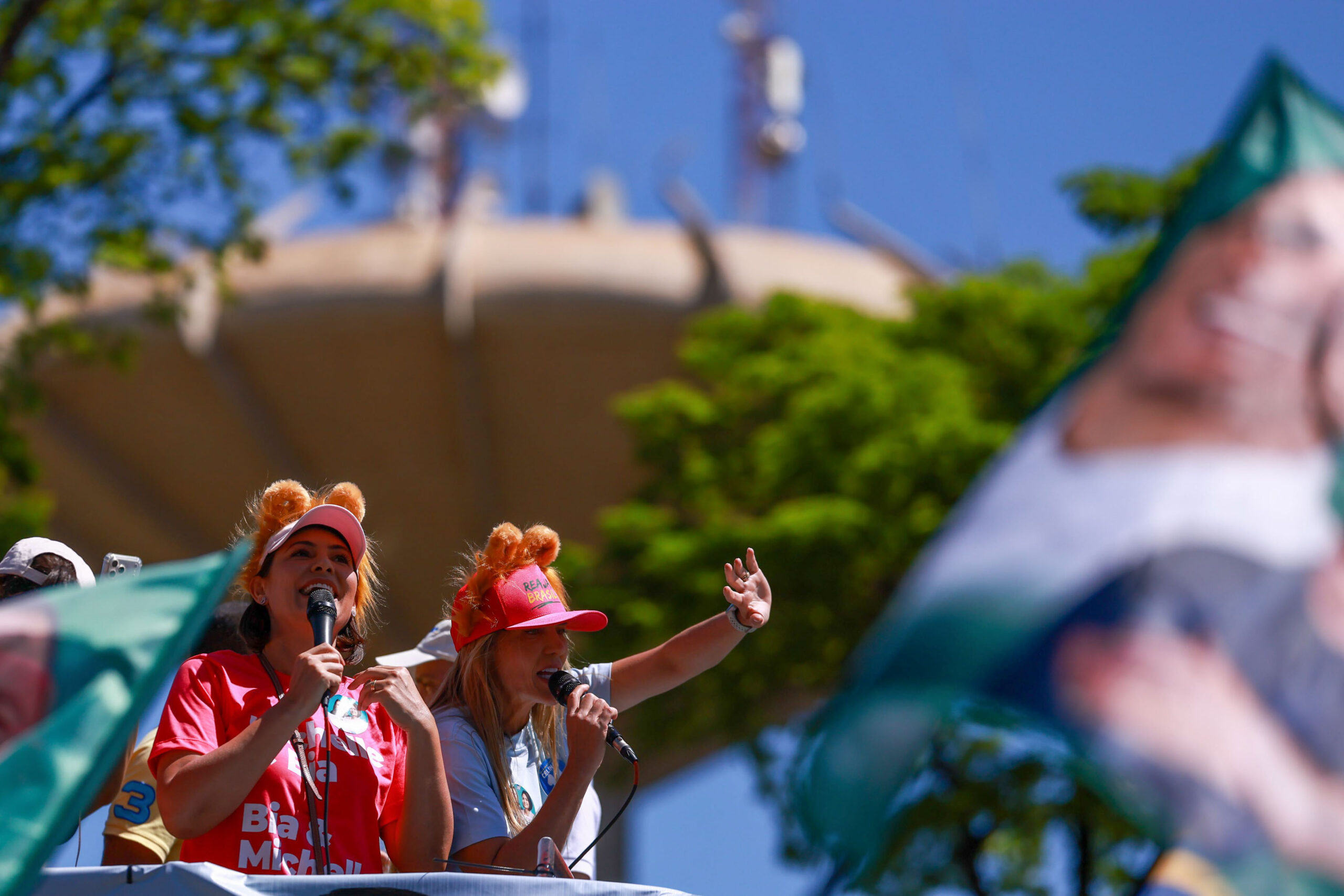 Em Ceilândia, Michelle diz que precisa cuidar de Jair: "Horário do remédio"
