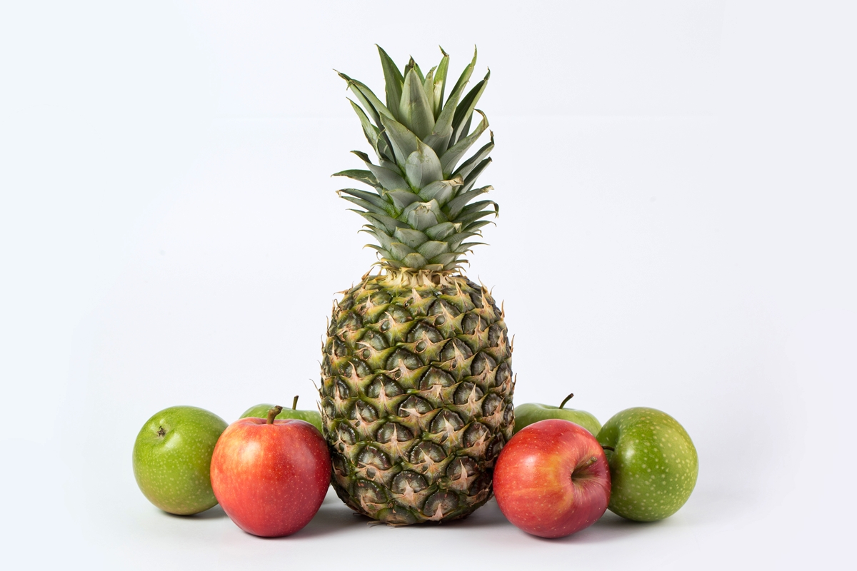 Suco verde com maçã e abacaxi promove saciedade e ajuda na saúde intestinal
