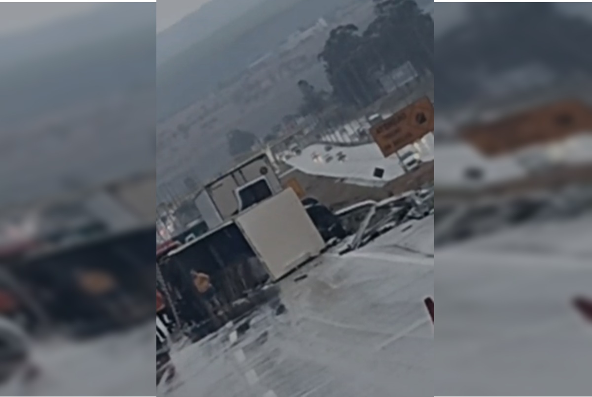 Acidente entre 4 carretas, 4 carros e motos deixa feridos e trava BR-020