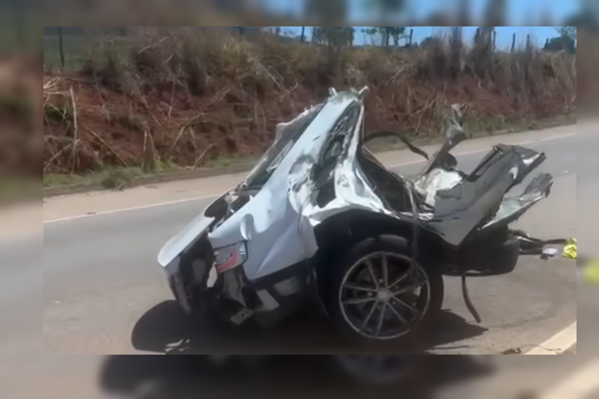 Homem morre após carro partir ao meio em acidente com caminhão na GO-080