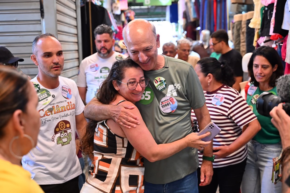 Arruda diz que pretende dar fim à licitação para boxes de feiras do DF