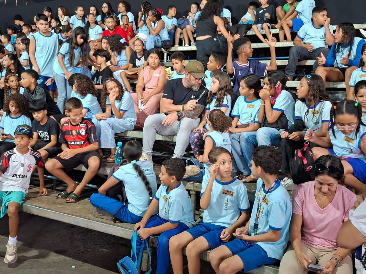 BSB Fight 7: alunos da rede pública assistem a palestra e falam com atletas