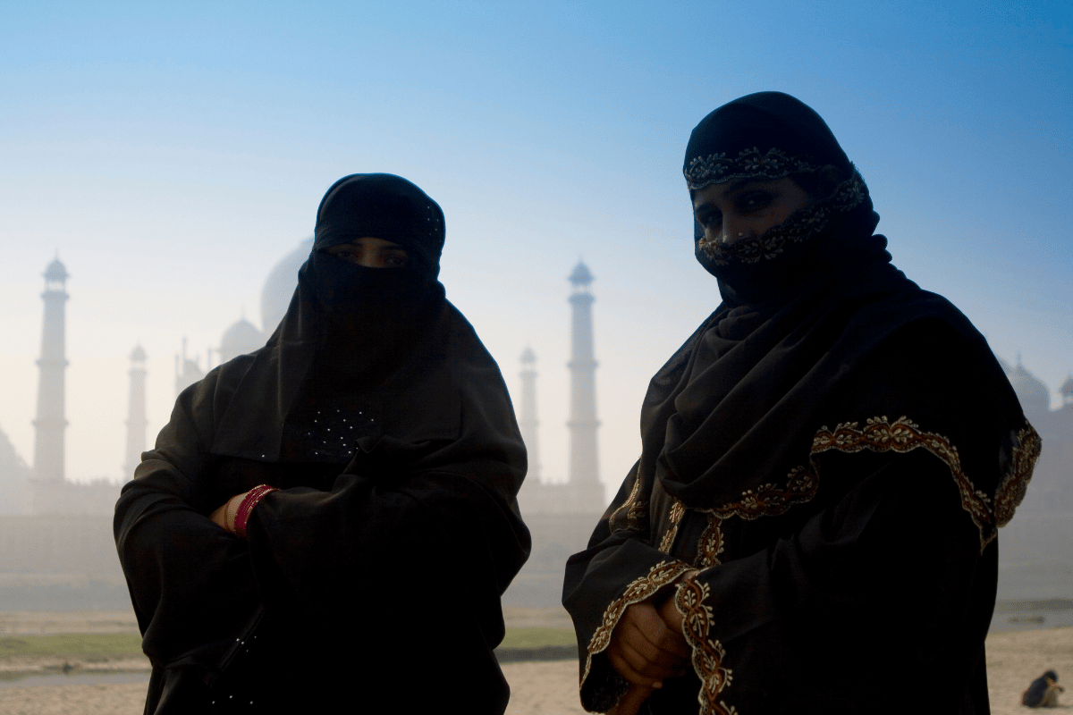 Das burcas aos hijabs: entenda as principais vestes islâmicas