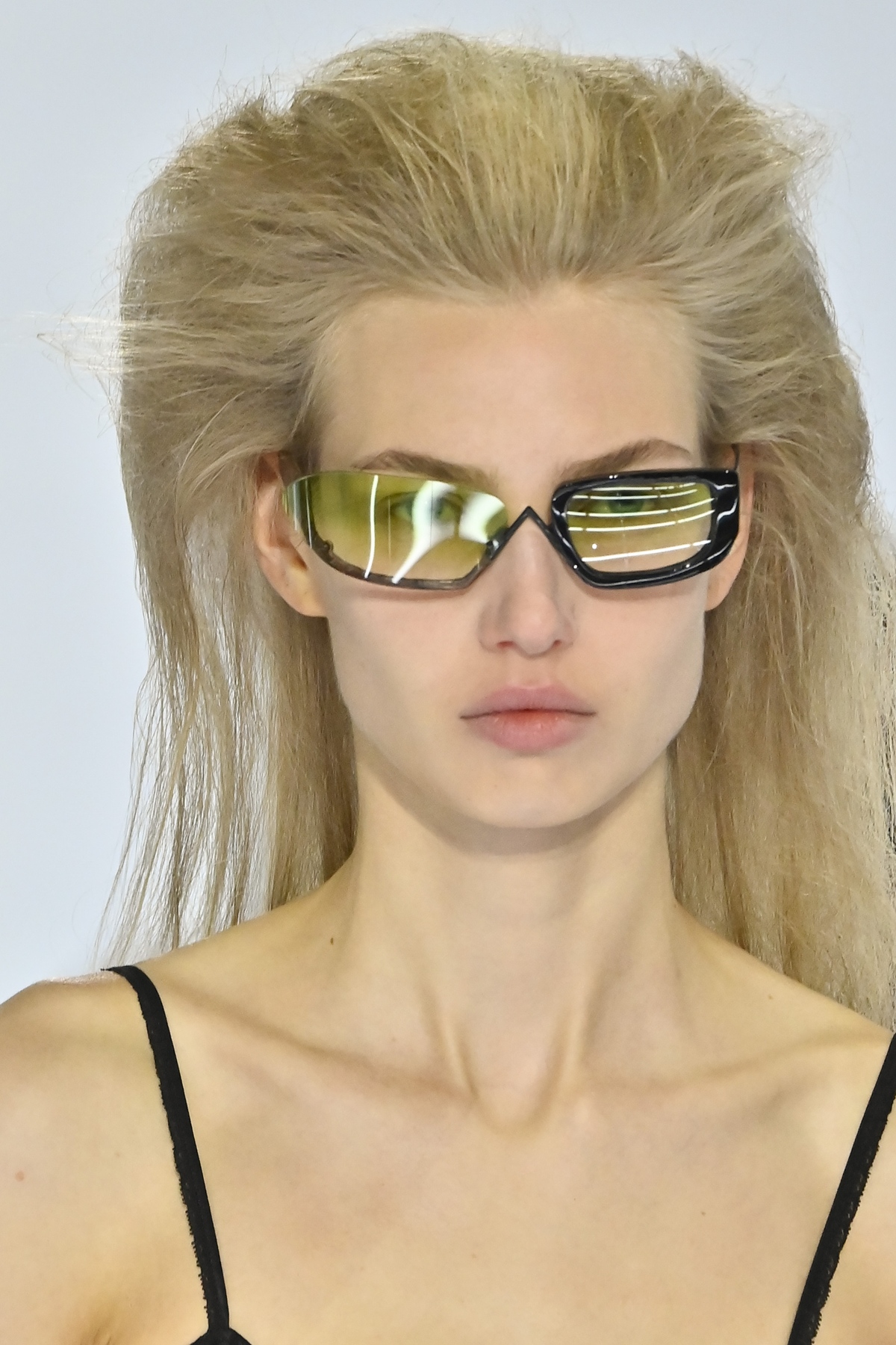 foto com cor. desfile primavera/verão 2027 - metrópoles